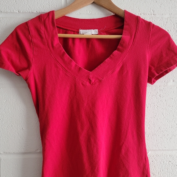 Forever21 Old Style Red Stretchy V Neck 2000s T Shirt - Picture 9 of 9